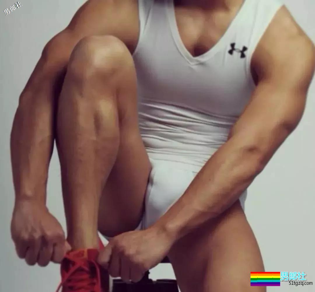 大胸肌体育生自带翘臀 - 51虹马