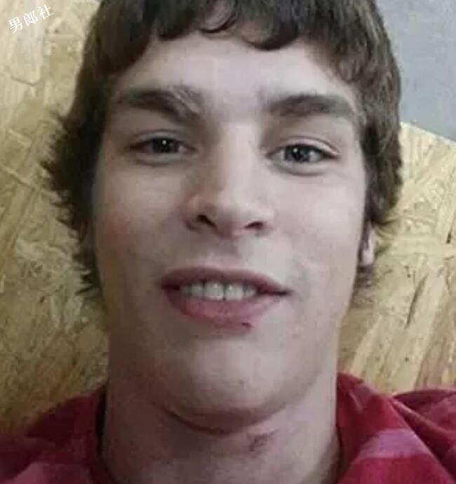 24岁肌肉男喝醉“性侵”排气管被判1年缓刑！ - 51虹马