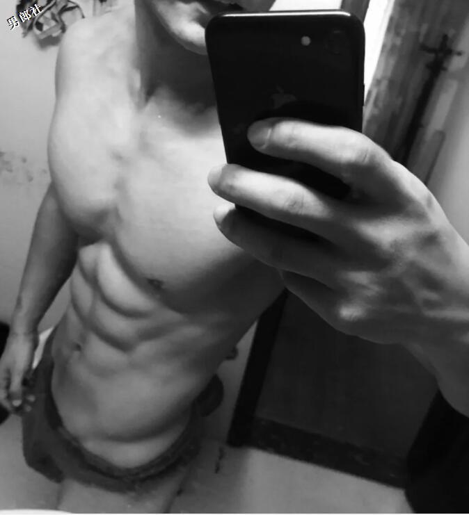 延安大学95后男生脱掉衣服的公狗腰太惊人了 - 51虹马