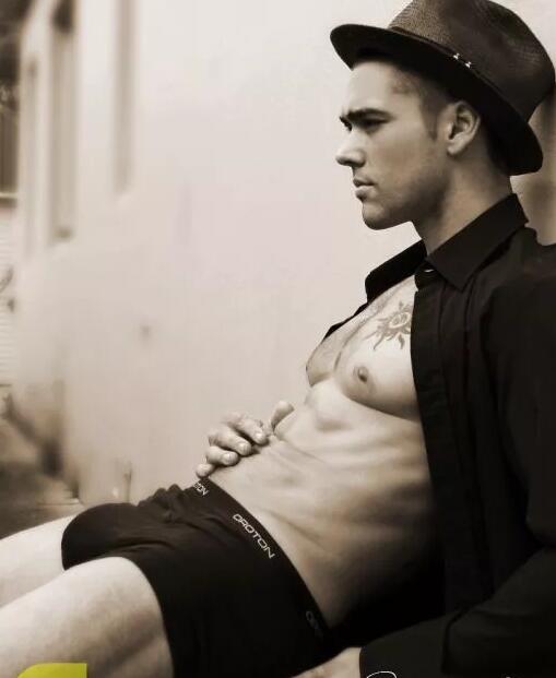 DNA男模千里少林学功夫，回国后竟然.... - 51虹马