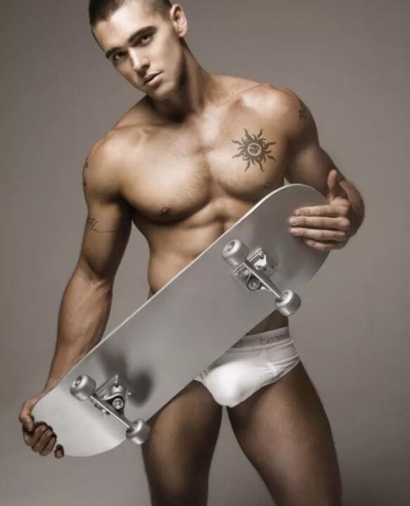 DNA男模千里少林学功夫，回国后竟然.... - 51虹马