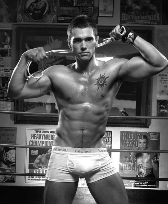 DNA男模千里少林学功夫，回国后竟然.... - 51虹马