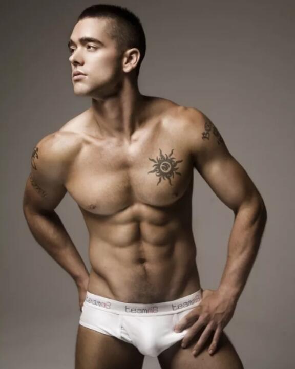 DNA男模千里少林学功夫，回国后竟然.... - 51虹马