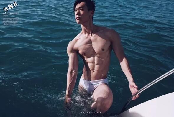 钟爱抖M面具诱惑的健身教练，泳裤出镜微博飙车好羞耻！ - 51虹马