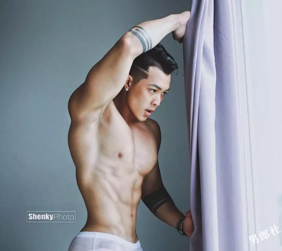 颜高活好条儿顺，摄影师都忍不住摸了一下屏幕！ - 51虹马