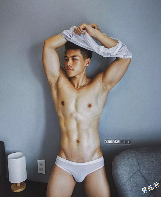 颜高活好条儿顺，摄影师都忍不住摸了一下屏幕！ - 51虹马