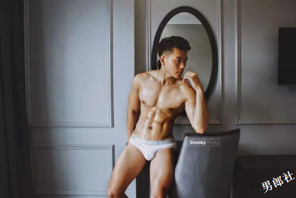 颜高活好条儿顺，摄影师都忍不住摸了一下屏幕！ - 51虹马