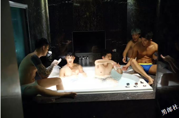 名媛鲜肉撕逼抢男人！限制级同志版《红楼梦》上映 - 51虹马