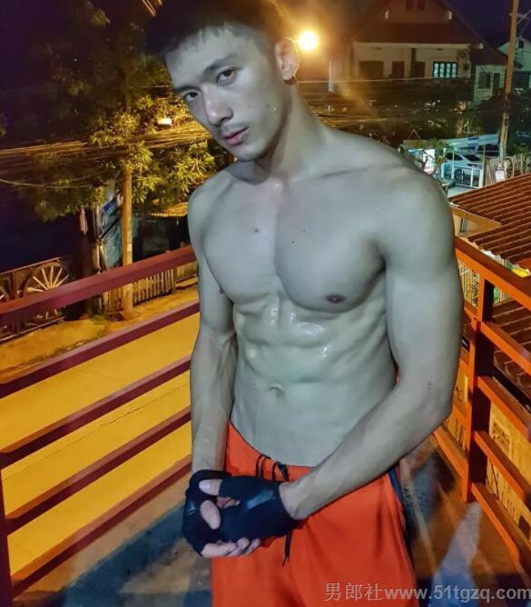 泰国网红一姐iknotus出家了!为了红他曾下海拍片 - 51虹马 泰国网红一姐iknotus出家了!为了红他曾下海拍片 - 51虹马