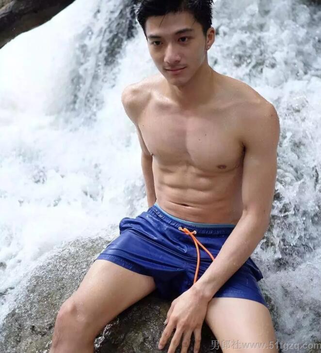 泰国网红一姐iknotus出家了!为了红他曾下海拍片 - 51虹马 泰国网红一姐iknotus出家了!为了红他曾下海拍片 - 51虹马