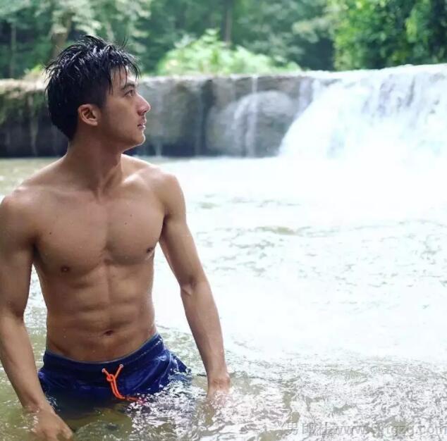 泰国网红一姐iknotus出家了！为了红他曾下海拍片 - 51虹马