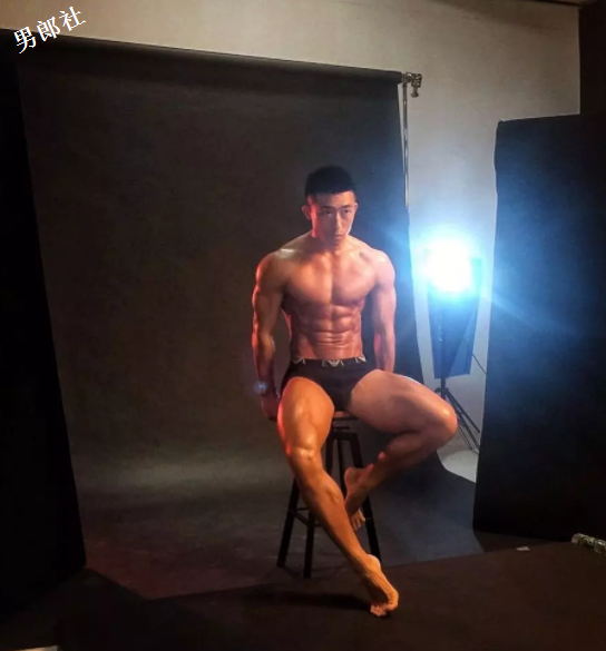 上海队长火了！巧克力肌肉又猛又刚，ins私照一身羞耻好料！ - 51虹马