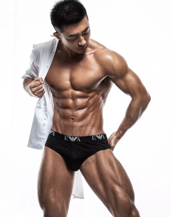 上海队长火了！巧克力肌肉又猛又刚，ins私照一身羞耻好料！ - 51虹马