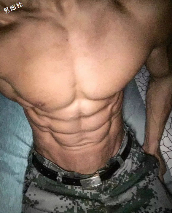 上海队长火了！巧克力肌肉又猛又刚，ins私照一身羞耻好料！ - 51虹马