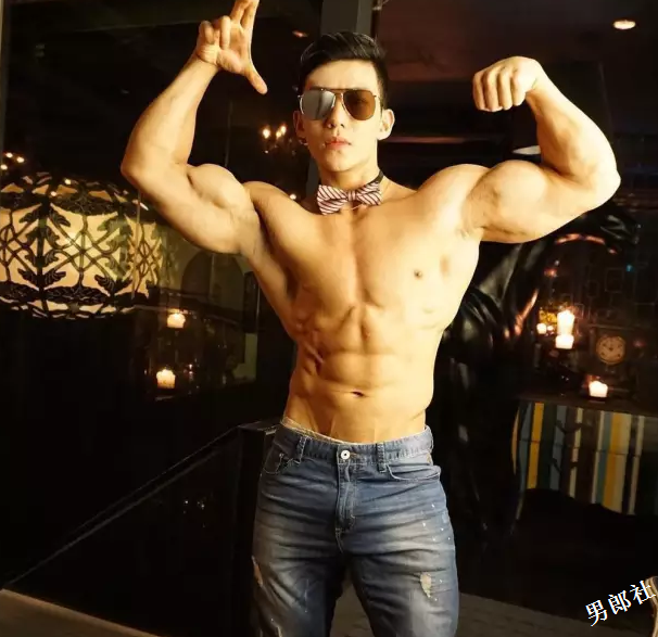 台湾鸭王到KTV当脱衣舞男挣钱！ - 51虹马