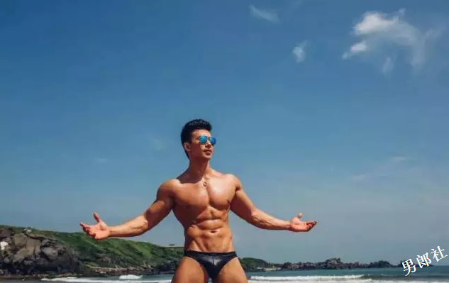 台湾鸭王到KTV当脱衣舞男挣钱！ - 51虹马