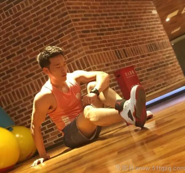小鲜肉健身教练空挡手把手教你自拍! - 51虹马 小鲜肉健身教练空挡手把手教你自拍! - 51虹马