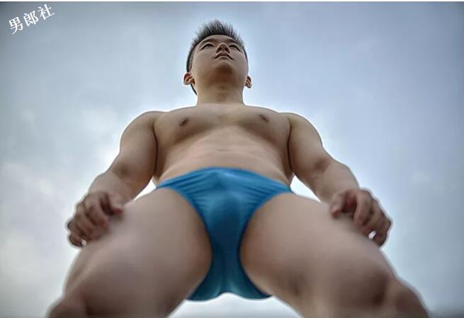 劲霸机车男秀肌肉 - 51虹马