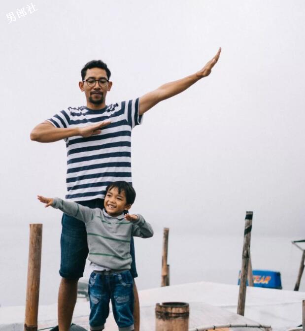 从北京飞到东京，光着屁股弹着吉他一路追着你 - 51虹马