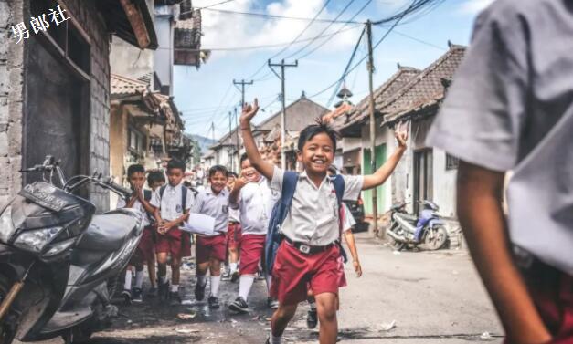 从北京飞到东京，光着屁股弹着吉他一路追着你 - 51虹马