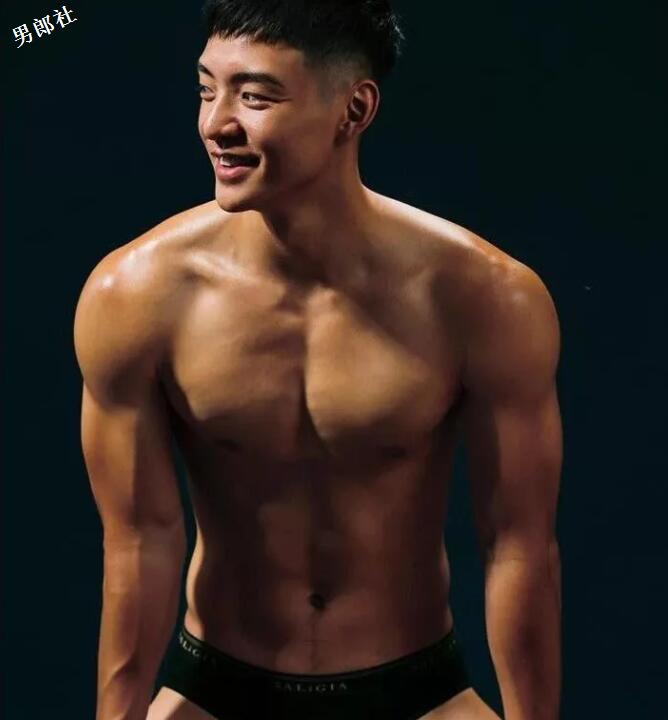 台大体育生小狼狗竟被脱了拍写真,大鼻子大长腿,这公狗腰太Sexy了! - 51虹马 台大体育生小狼狗竟被脱了拍写真,大鼻子大长腿,这公狗腰太Sexy了! - 51虹马