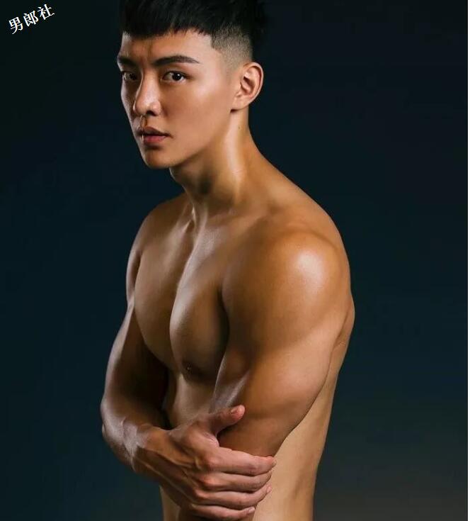 台大体育生小狼狗竟被脱了拍写真,大鼻子大长腿,这公狗腰太Sexy了! - 51虹马 台大体育生小狼狗竟被脱了拍写真,大鼻子大长腿,这公狗腰太Sexy了! - 51虹马