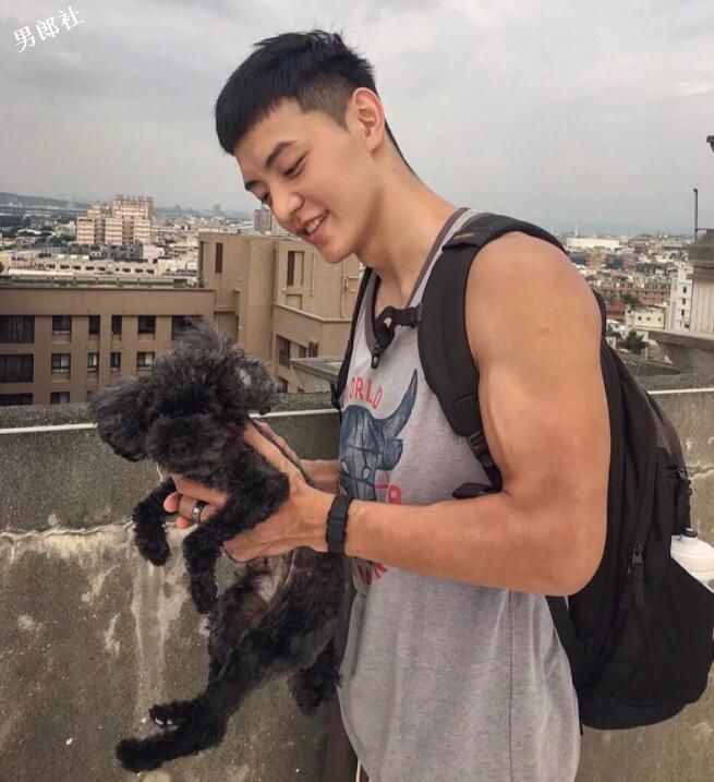 台大体育生小狼狗竟被脱了拍写真,大鼻子大长腿,这公狗腰太Sexy了! - 51虹马 台大体育生小狼狗竟被脱了拍写真,大鼻子大长腿,这公狗腰太Sexy了! - 51虹马