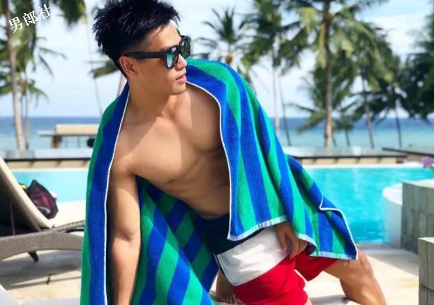 林育群的男友？肌肉教练去参加台湾同志游行 - 51虹马