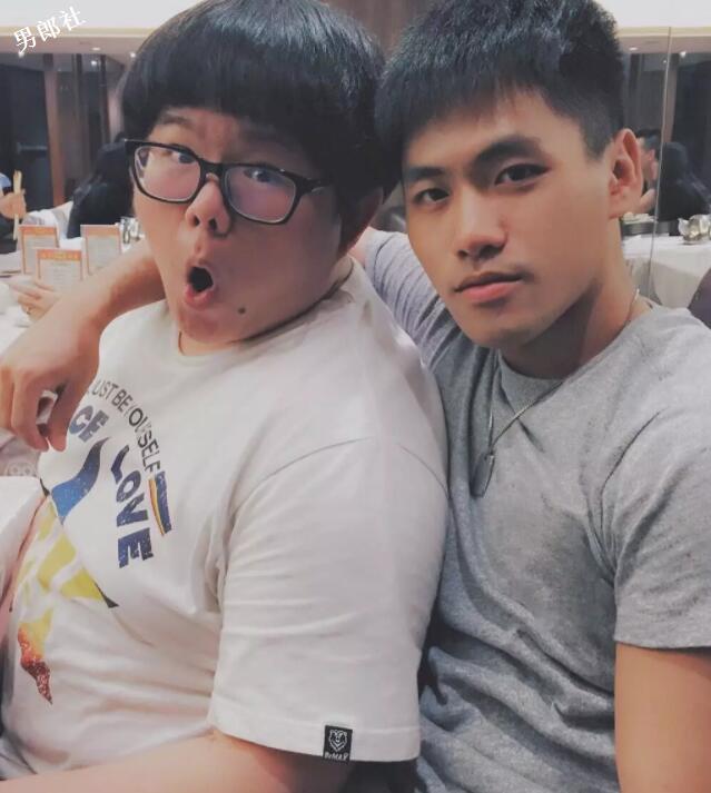 林育群的男友？肌肉教练去参加台湾同志游行 - 51虹马