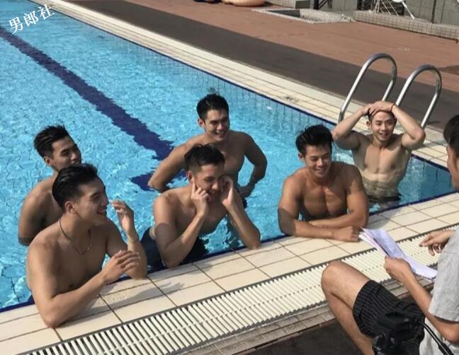 林育群的男友？肌肉教练去参加台湾同志游行 - 51虹马