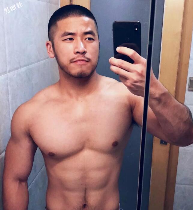 腹毛旺盛Man到爆？他是新晋名媛TOP1？ - 51虹马