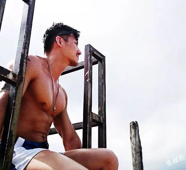 与名媛同游曼谷的天菜大叔难不成是0？网友评价亮了！ - 51虹马