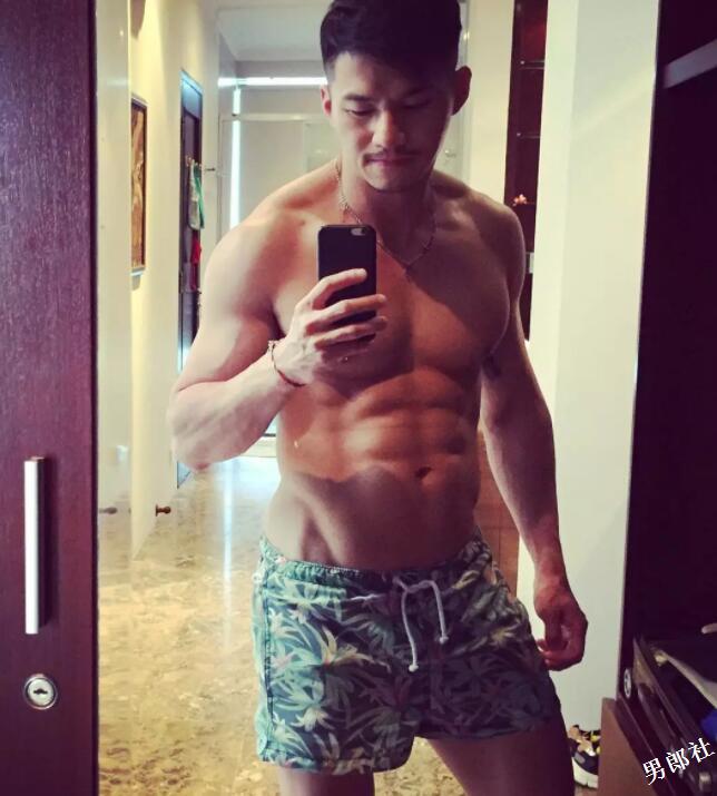 与名媛同游曼谷的天菜大叔难不成是0？网友评价亮了！ - 51虹马