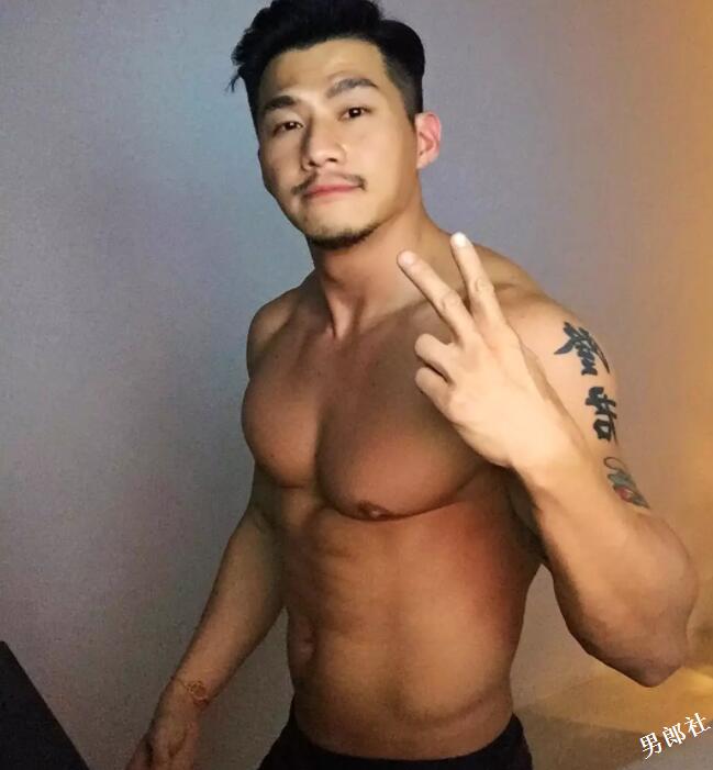 与名媛同游曼谷的天菜大叔难不成是0？网友评价亮了！ - 51虹马