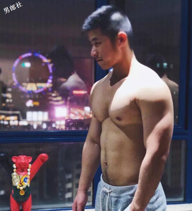 腹毛旺盛Man到爆？他是新晋名媛TOP1？ - 51虹马