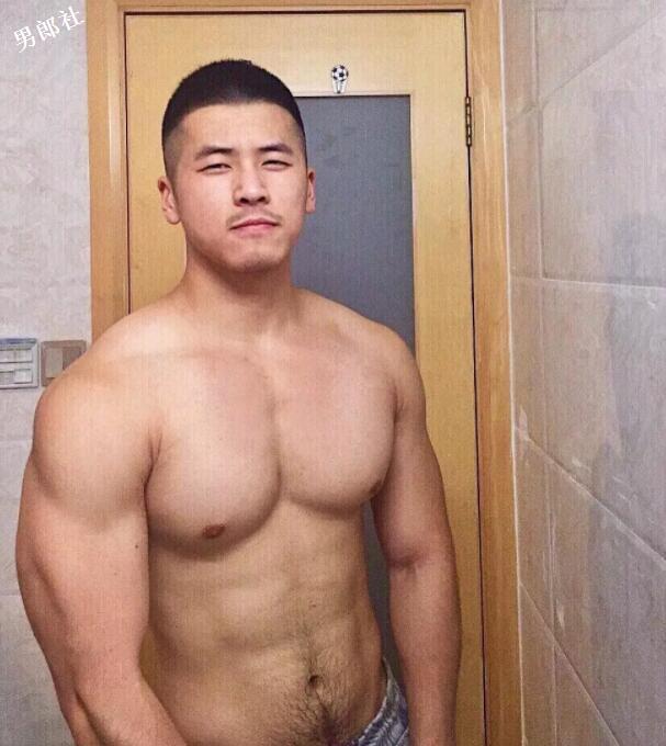 腹毛旺盛Man到爆？他是新晋名媛TOP1？ - 51虹马