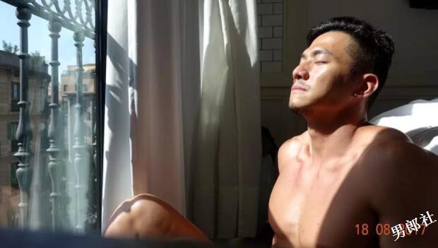 与名媛同游曼谷的天菜大叔难不成是0？网友评价亮了！ - 51虹马