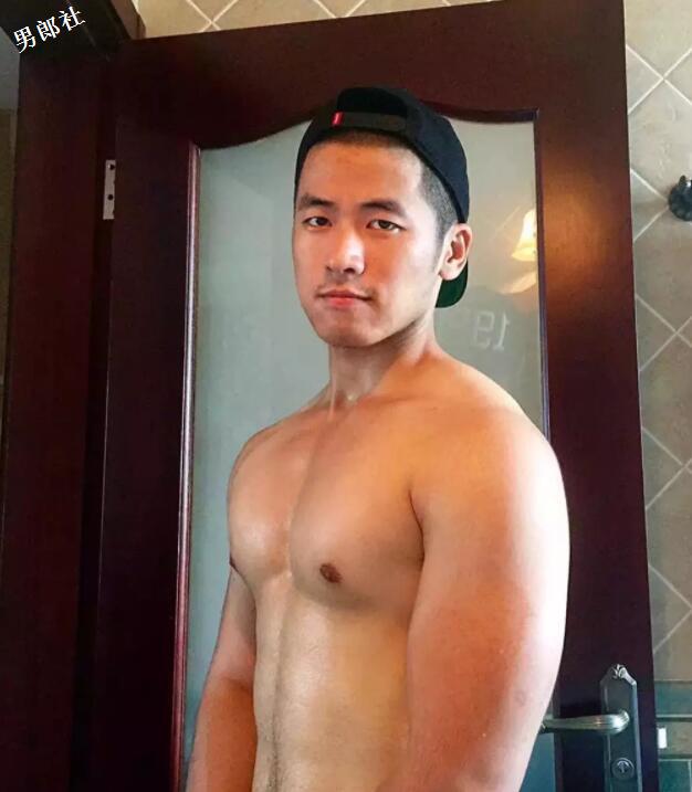 腹毛旺盛Man到爆？他是新晋名媛TOP1？ - 51虹马