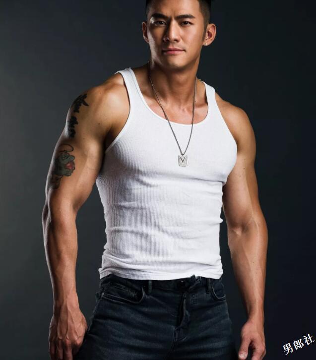 与名媛同游曼谷的天菜大叔难不成是0？网友评价亮了！ - 51虹马