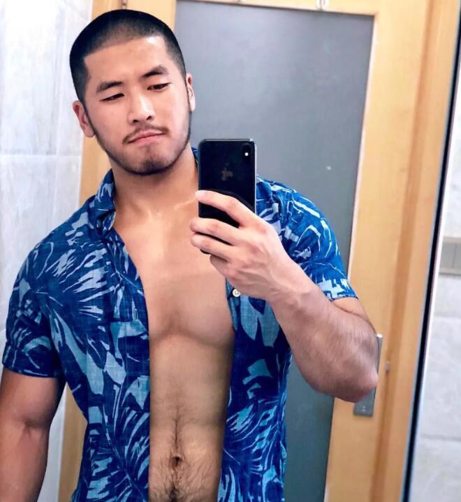 腹毛旺盛Man到爆？他是新晋名媛TOP1？ - 51虹马