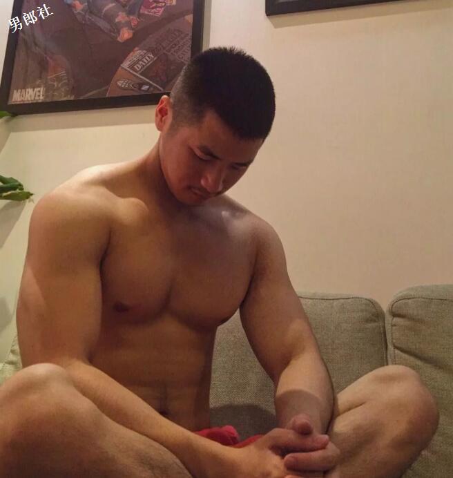 腹毛旺盛Man到爆？他是新晋名媛TOP1？ - 51虹马