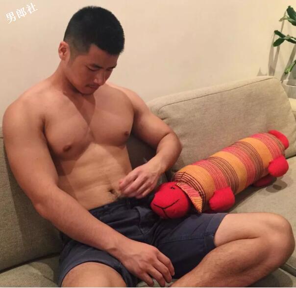 腹毛旺盛Man到爆？他是新晋名媛TOP1？ - 51虹马