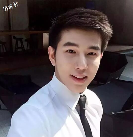 看点∣肌肉外卖小哥放飞自我玩自拍,浴缸里大玩出浴play, 好想共浴! - 51虹马 看点∣肌肉外卖小哥放飞自我玩自拍,浴缸里大玩出浴play, 好想共浴! - 51虹马