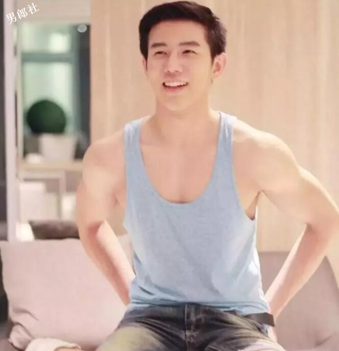 看点∣肌肉外卖小哥放飞自我玩自拍,浴缸里大玩出浴play, 好想共浴! - 51虹马 看点∣肌肉外卖小哥放飞自我玩自拍,浴缸里大玩出浴play, 好想共浴! - 51虹马