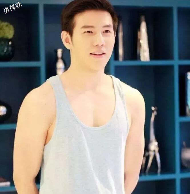 看点∣肌肉外卖小哥放飞自我玩自拍,浴缸里大玩出浴play, 好想共浴! - 51虹马 看点∣肌肉外卖小哥放飞自我玩自拍,浴缸里大玩出浴play, 好想共浴! - 51虹马