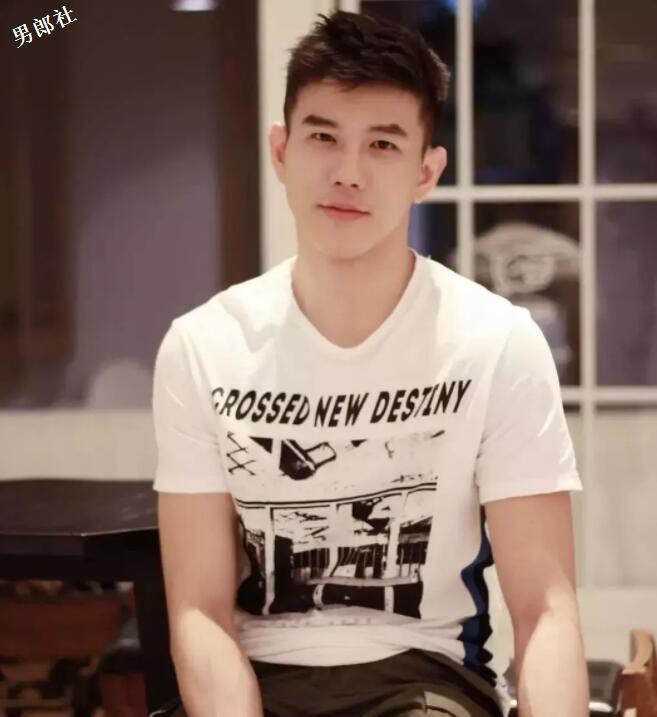 看点∣肌肉外卖小哥放飞自我玩自拍,浴缸里大玩出浴play, 好想共浴! - 51虹马 看点∣肌肉外卖小哥放飞自我玩自拍,浴缸里大玩出浴play, 好想共浴! - 51虹马