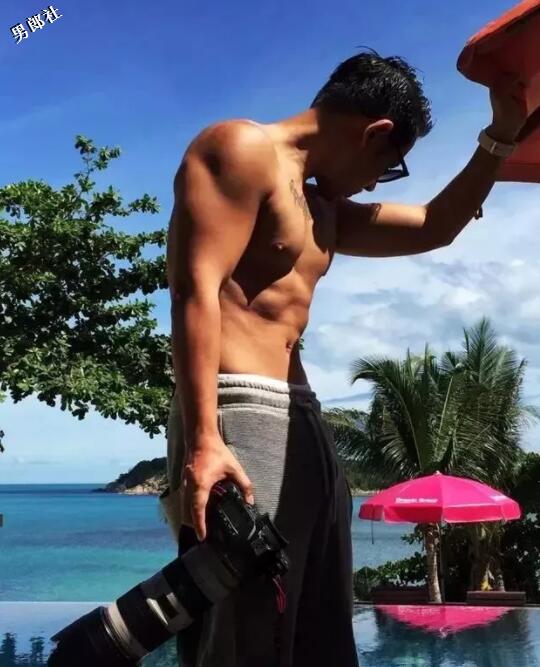 大器肌肉帅哥湿身海边 狼狗诱惑是大还是小 - 51虹马