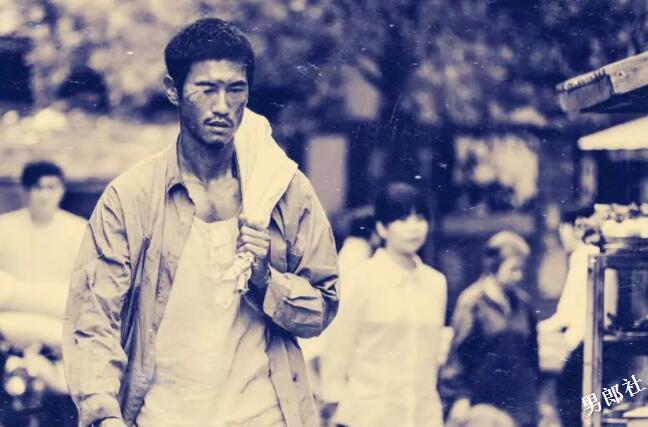 大鼻子男星自曝全体演员真空上阵，盯裆猫都不知道看谁好！ - 51虹马