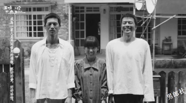 大鼻子男星自曝全体演员真空上阵，盯裆猫都不知道看谁好！ - 51虹马