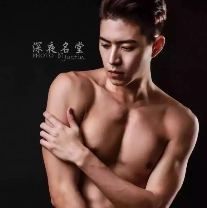 天菜男模浴照勾人，被摄影师疯狂邀约-51虹马